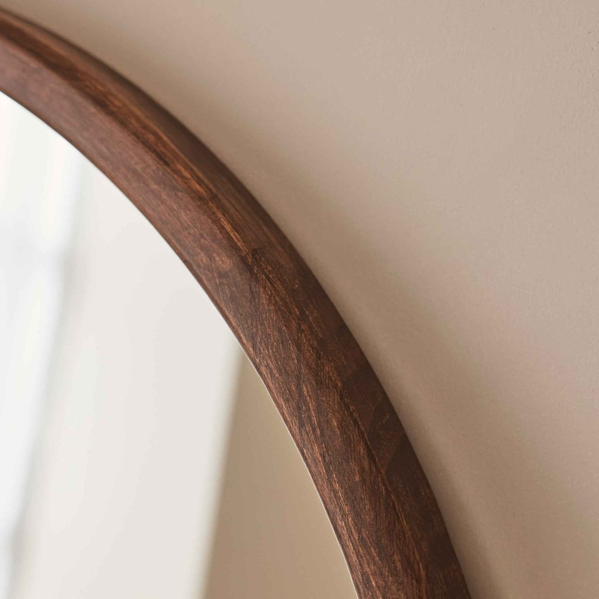 Arden - Miroir mural rond en bois foncé 70 cm x 70 cm