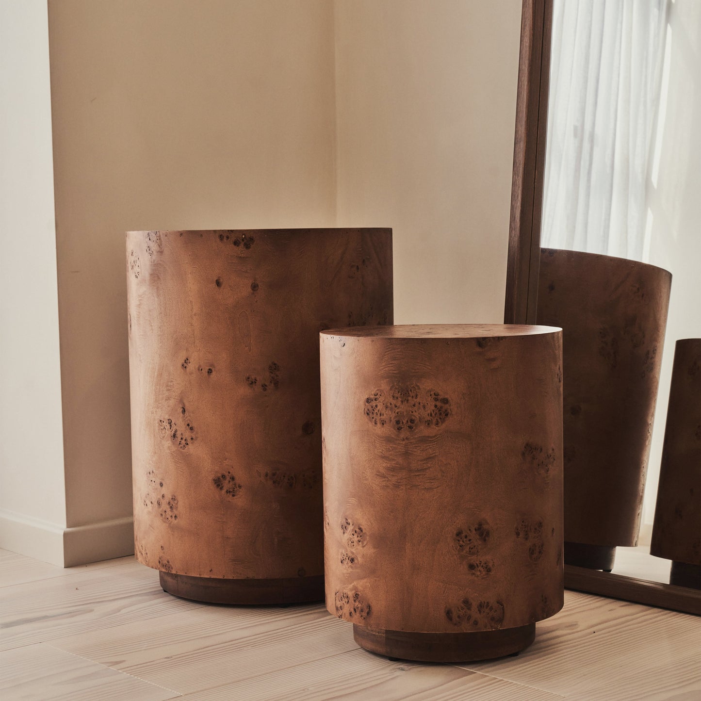 Arbour - Table d'Appoint Ronde Premium en Bois d'Érable Foncé Veiné