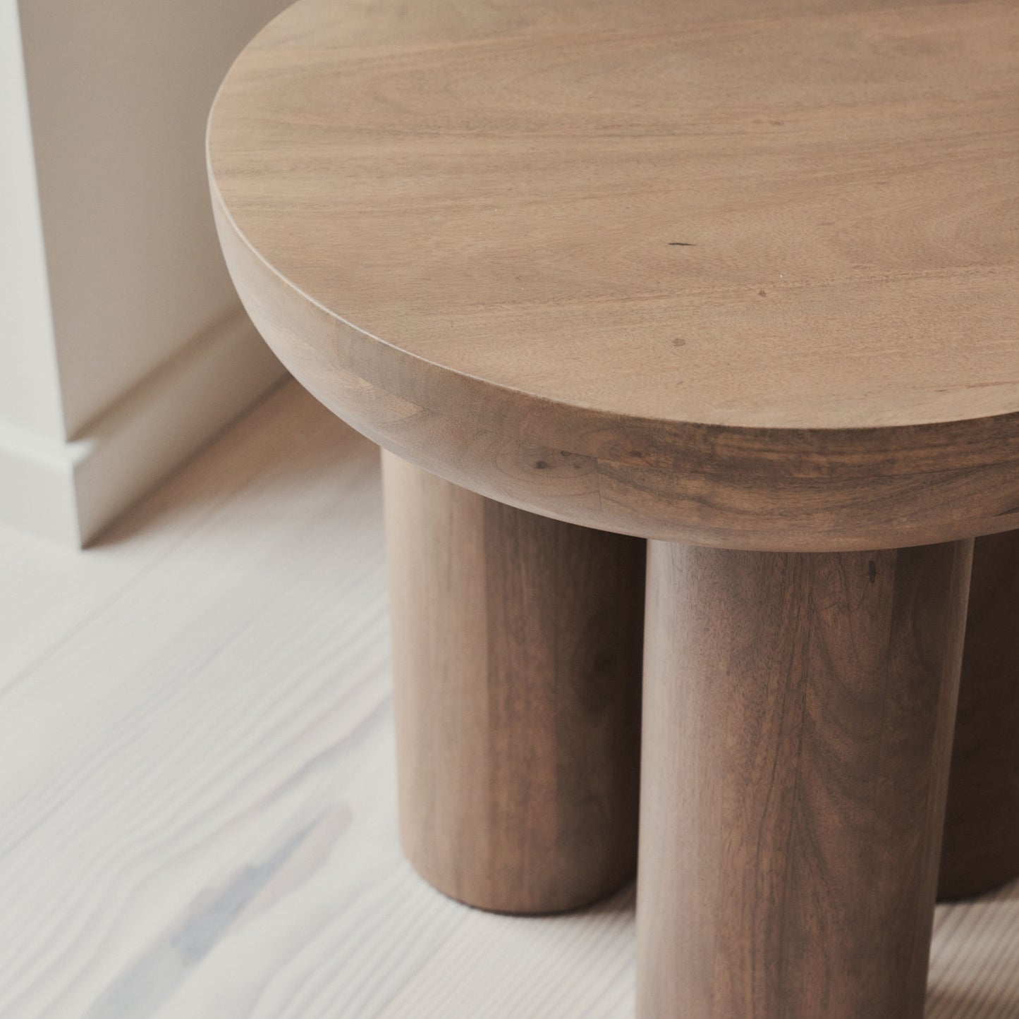 Vermont - Table d'appoint ronde premium en bois chaud