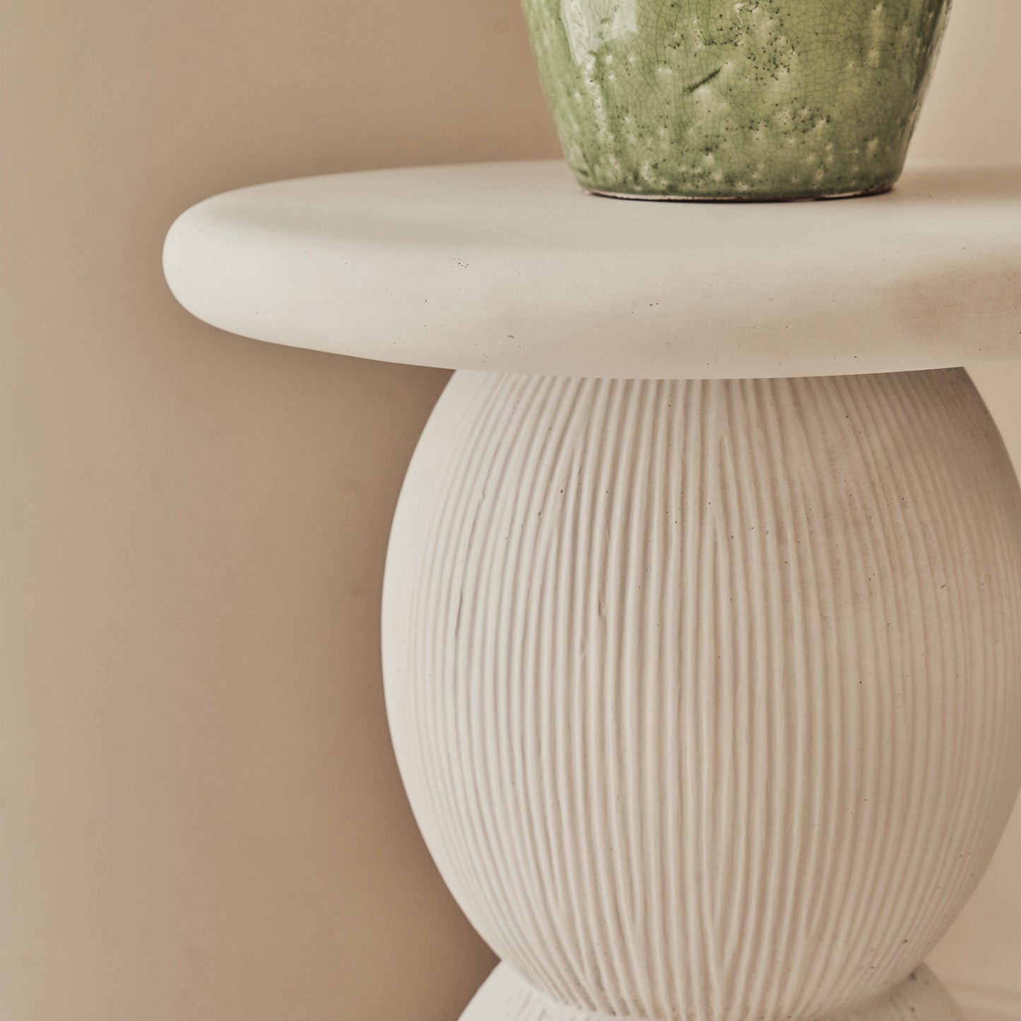 Leonardo - Table d'Appoint Minimaliste Boule en Béton