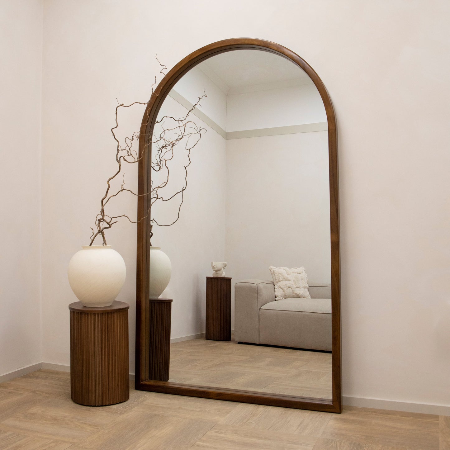 Tamara - Miroir en noyer arqué extra large pleine longueur 190cm x 110cm
