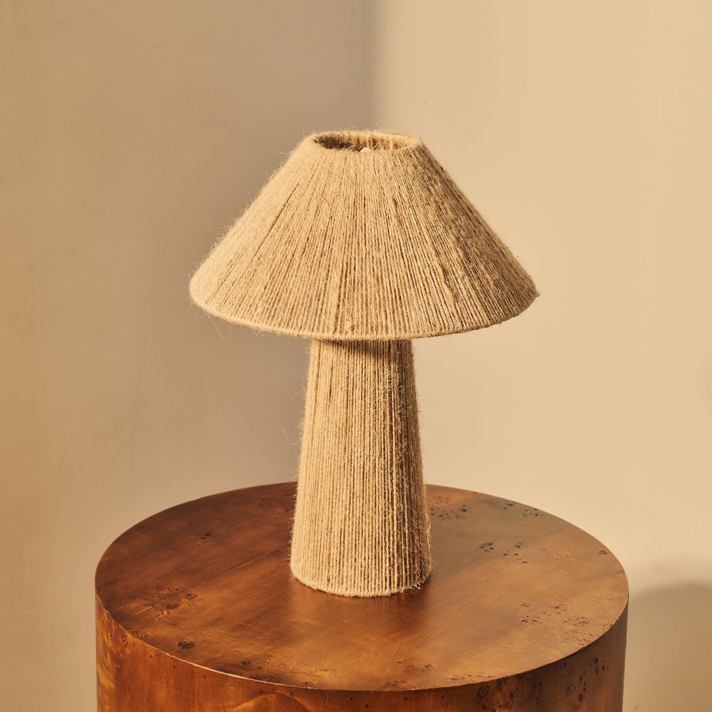 Erba - Lampe de table à abat-jour en jute Coolie