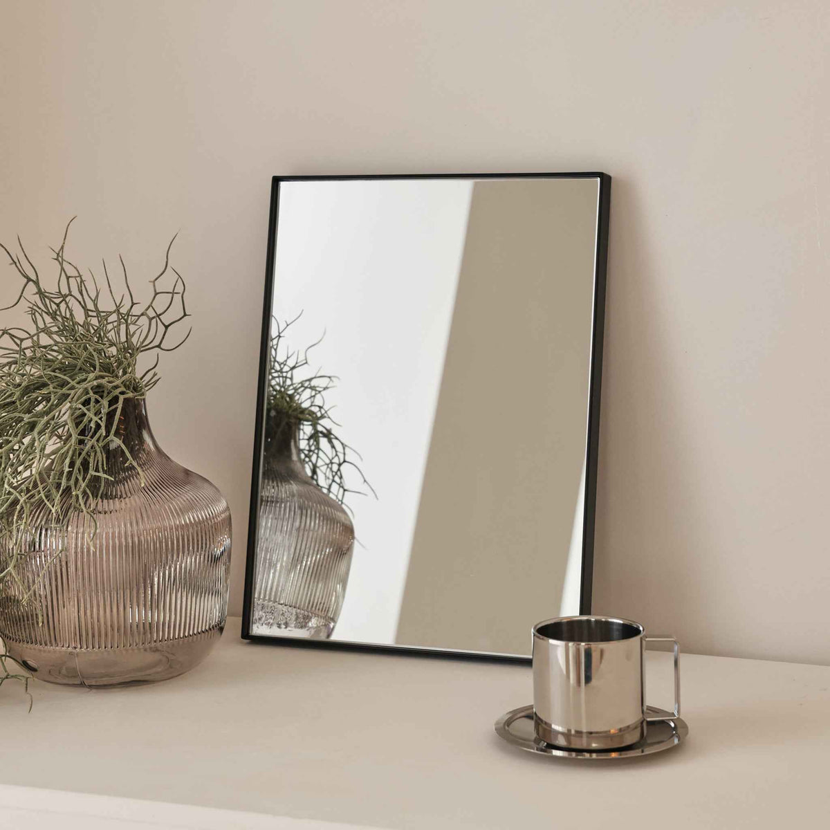 Theo - Miroir mural rectangulaire en métal noir 40 cm x 30 cm