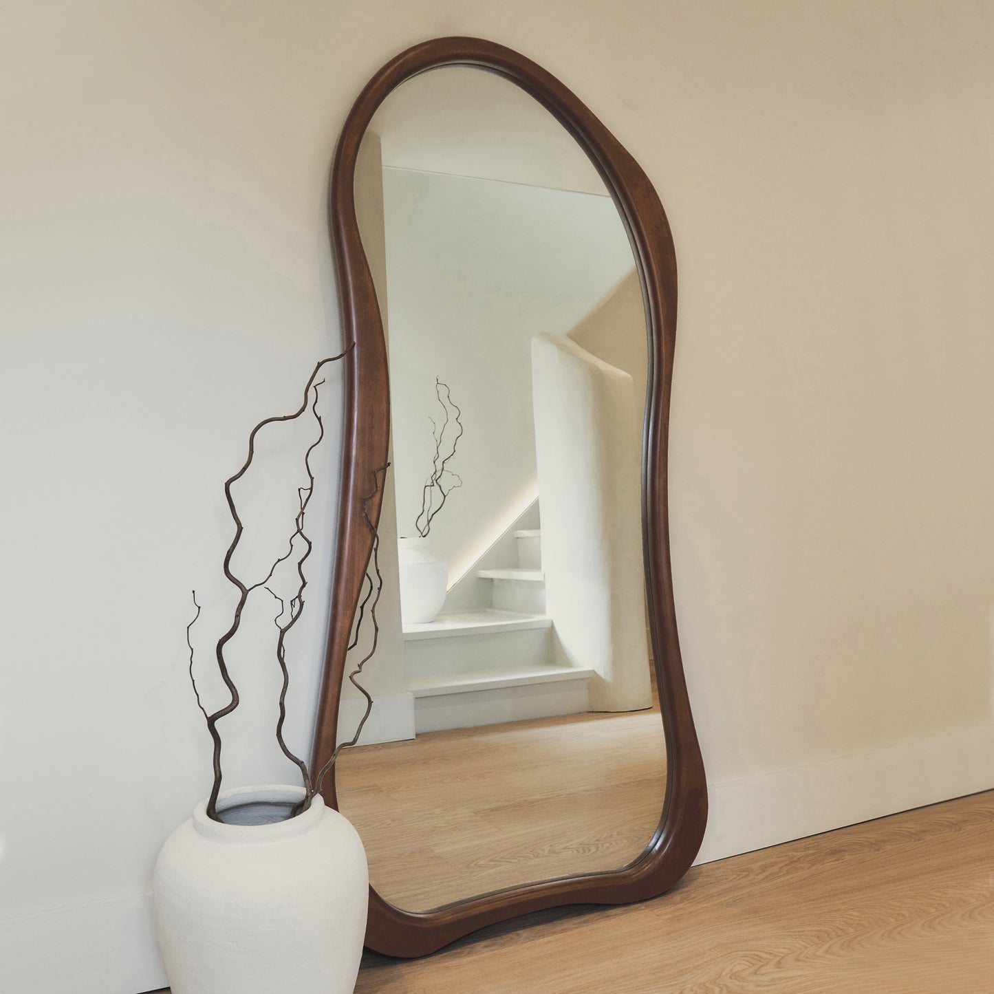 Arcurva - Grand miroir irrégulier en bois foncé pleine longueur 170cm x 85cm