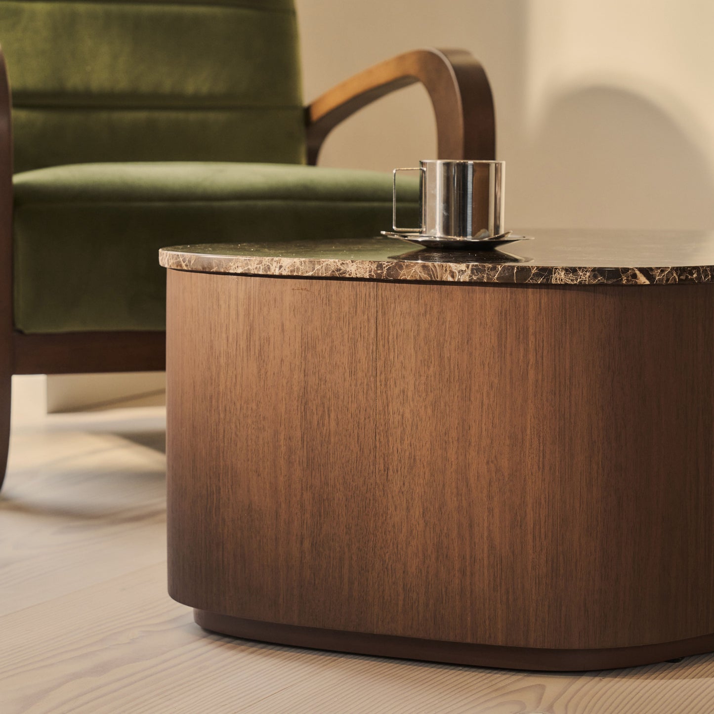 Arlo - Table basse premium en bois irrégulier Dark Emperador foncé