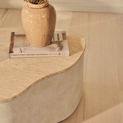 Arlo - Table basse premium en béton irrégulier travertin beige