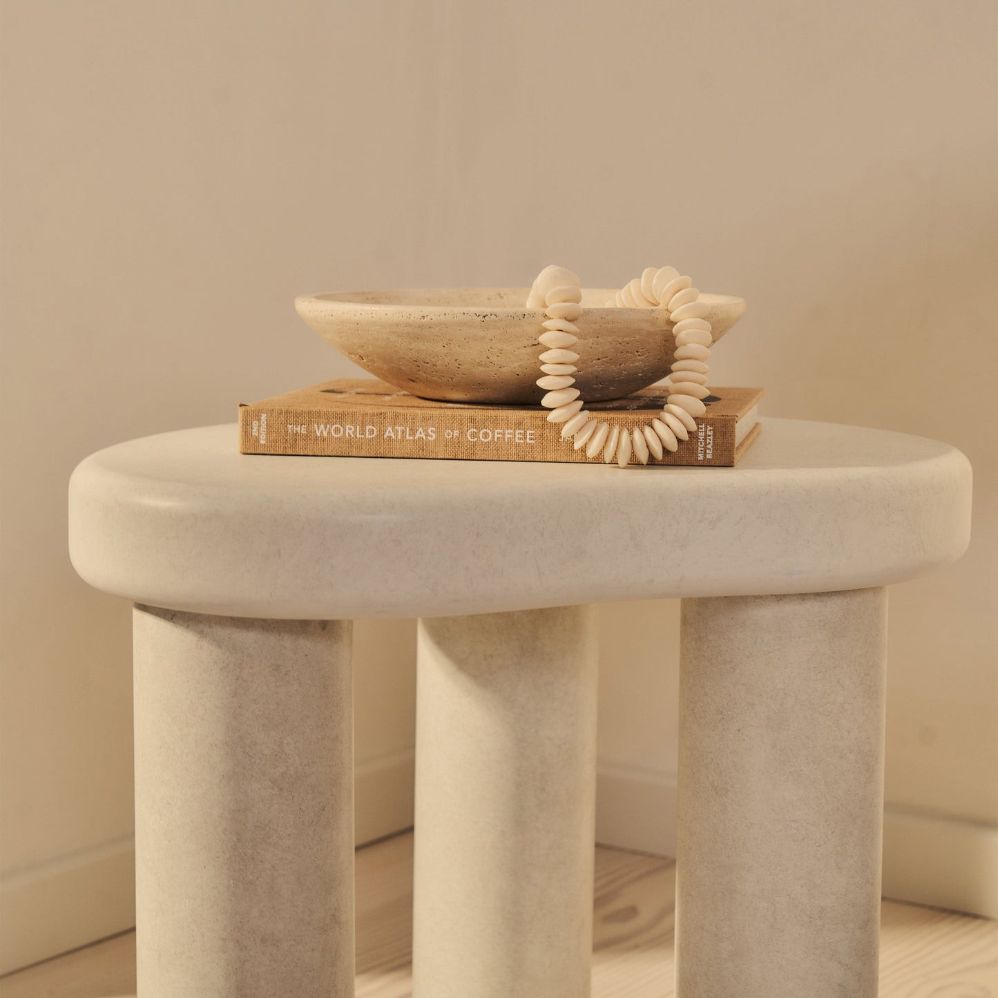Savanna - Table d'Appoint en Bois Irrégulier et Béton