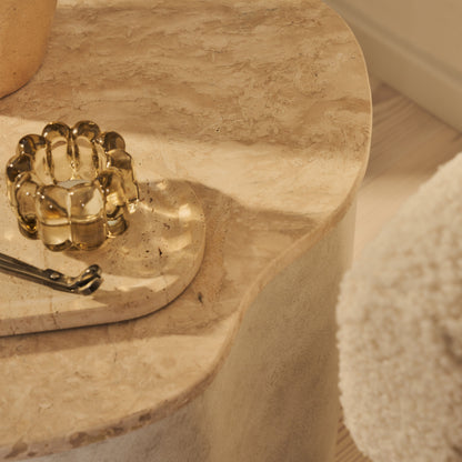 Arlo - Table d'appoint premium en béton irrégulier travertin beige