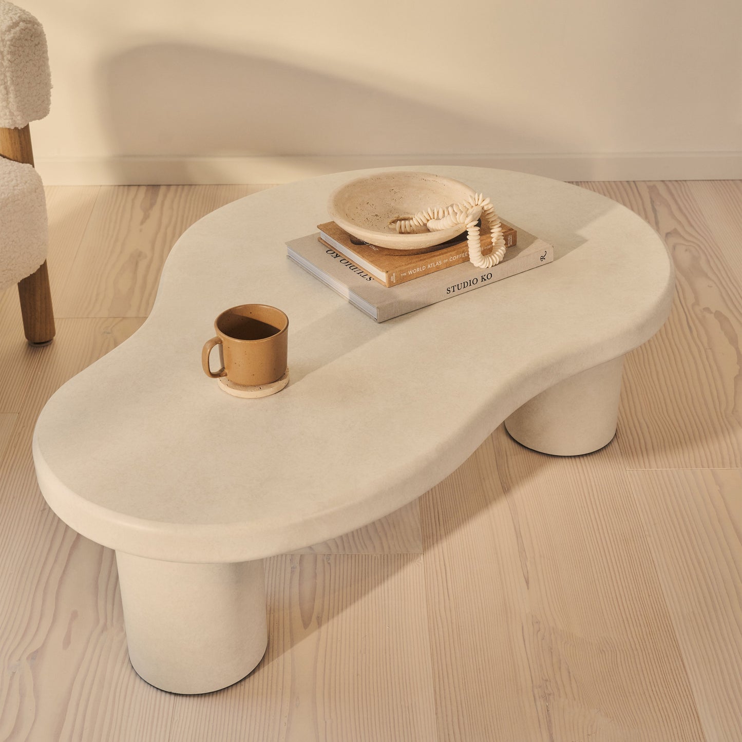 Savanna - Grande Table Basse en Bois Irregulière et Béton