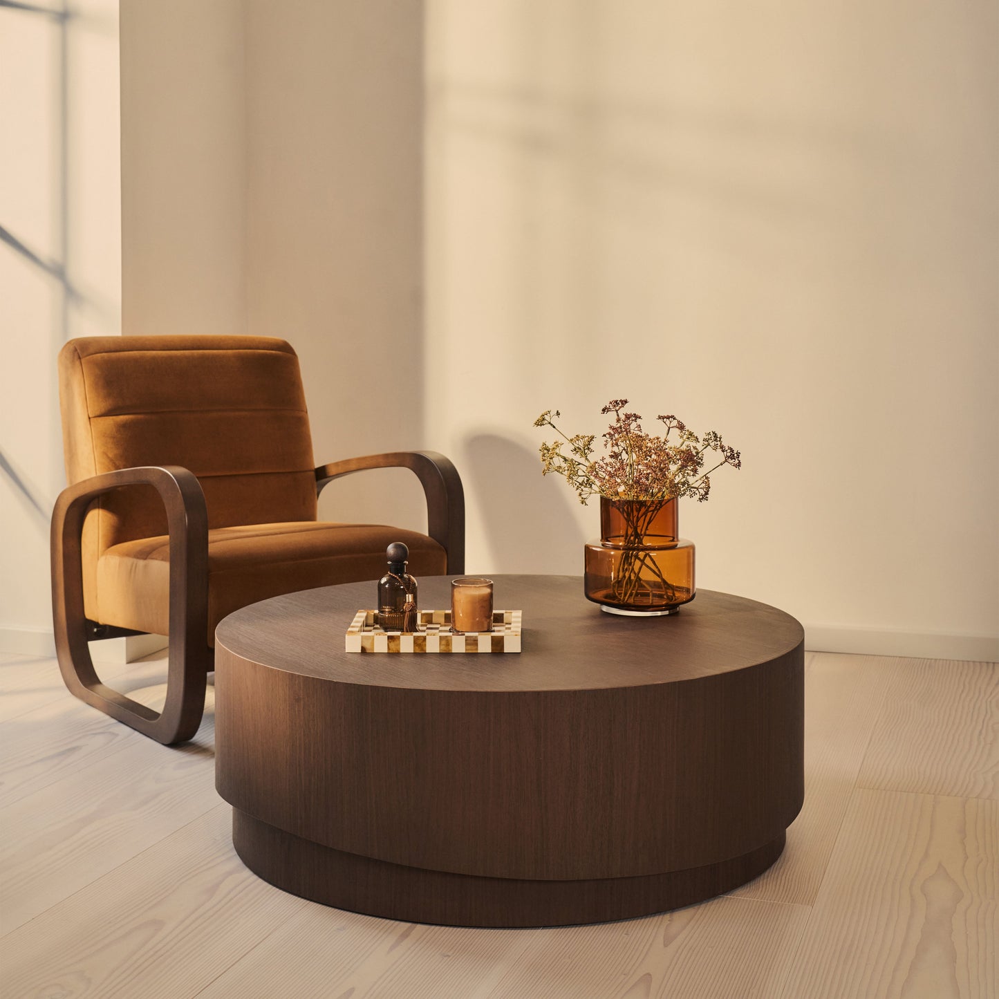 Magna - Table Basse Ondulée en Bois Foncé