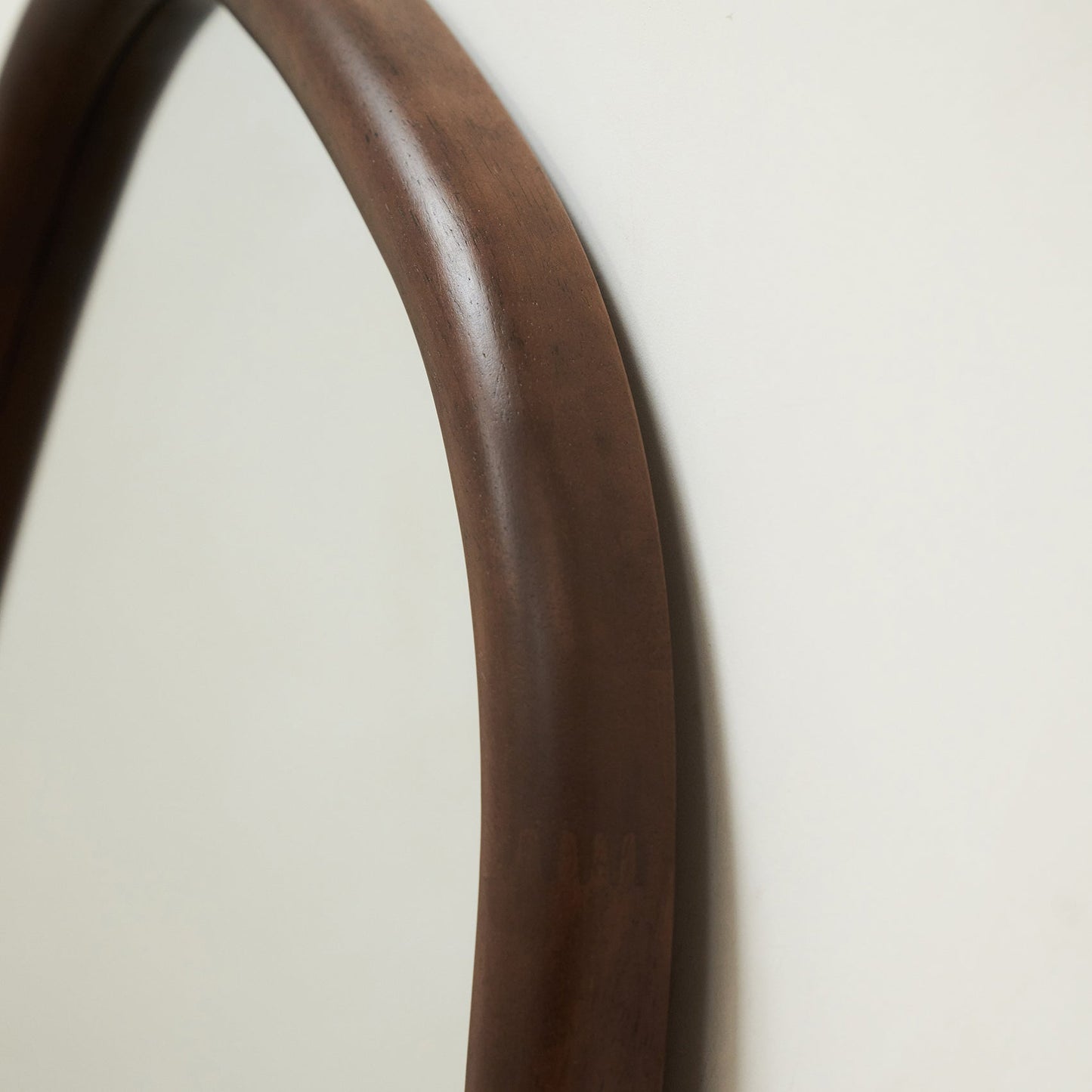 Aaliyah - Miroir irrégulier en bois foncé pleine longueur 180cm x 80cm