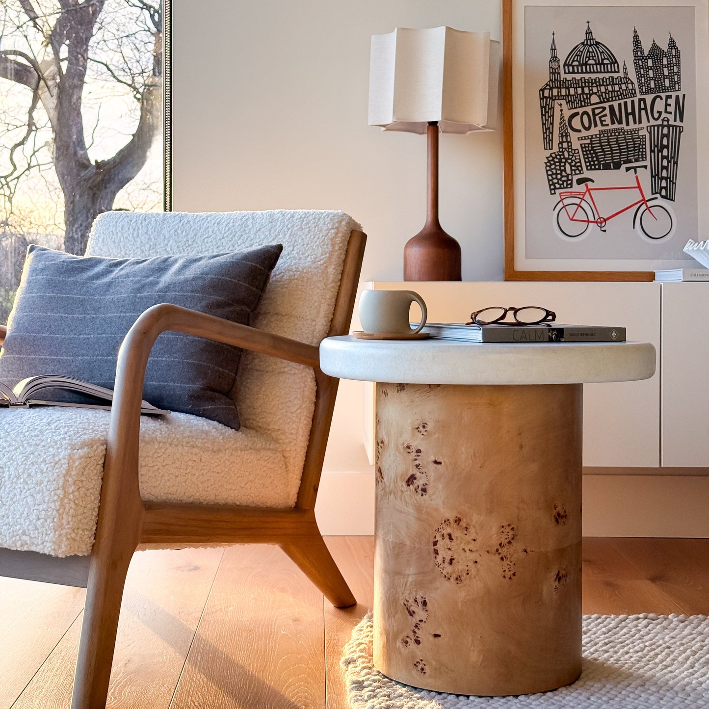 Aegean - Table d'Appoint Irrégulière en Bois Naturel Burl et Béton