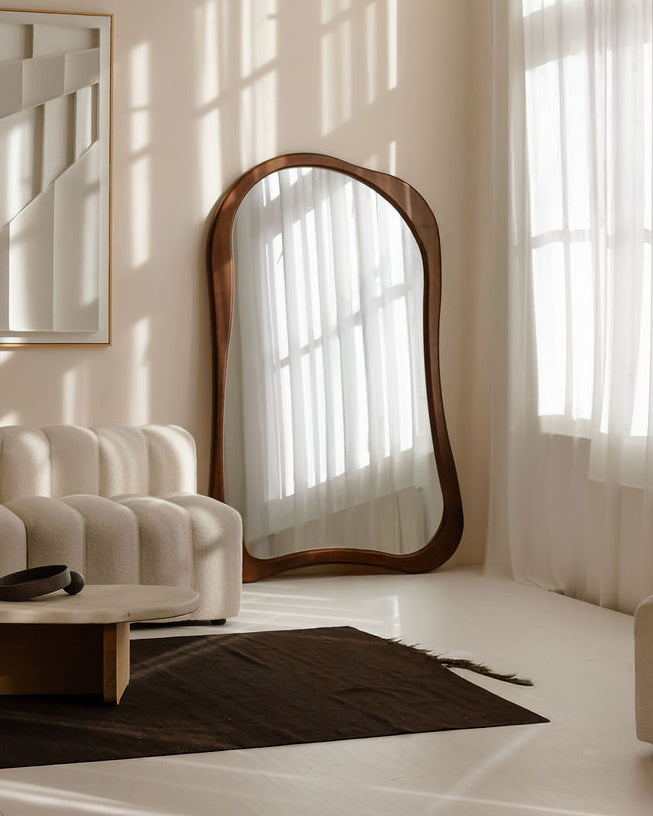 Arcurva - Miroir irrégulier extra grand pleine longueur en bois foncé 190cm x 120cm