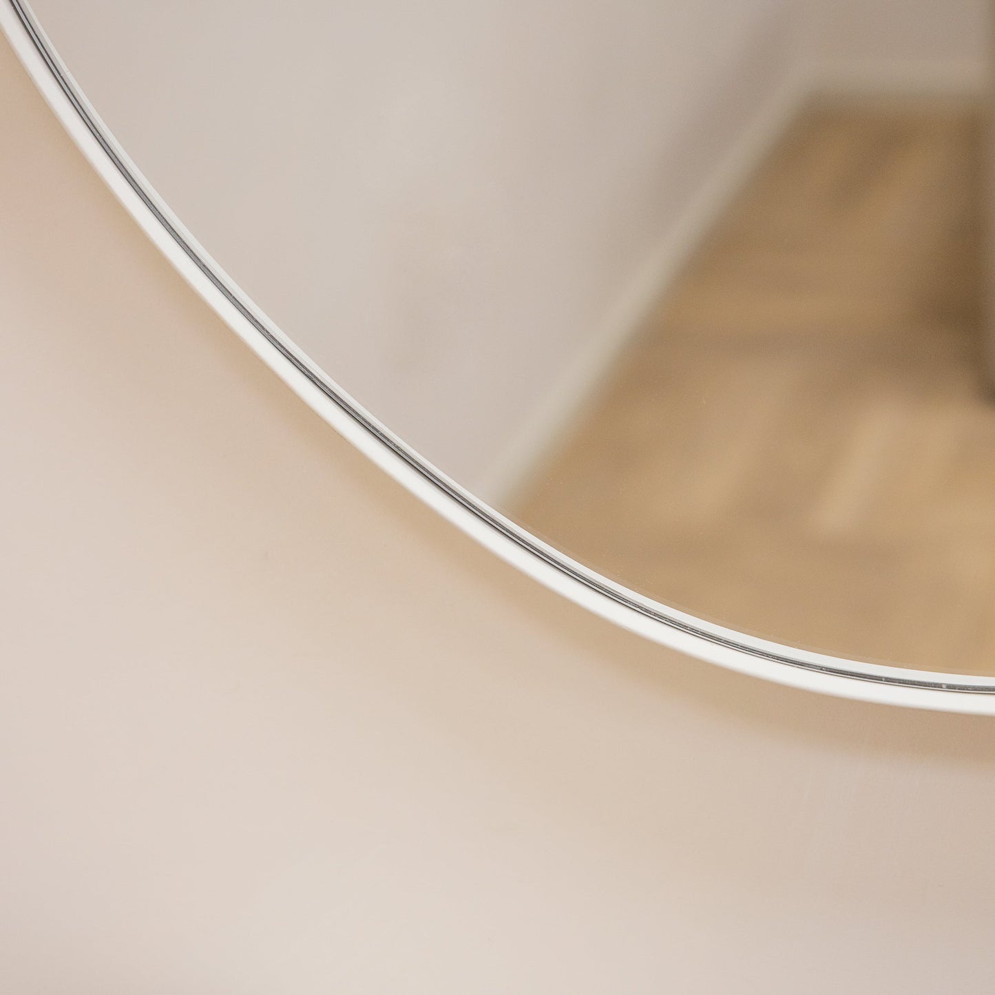 Ava - Miroir irrégulier en forme d'étang écru 100 cm x 70 cm