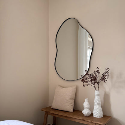Ava - Miroir Noir en Forme d'Étang Irrégulier 100cm x 70cm
