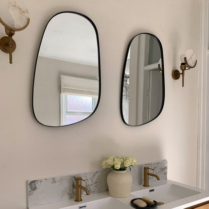 Ava - Miroir irrégulier en forme de pierre noire 75 cm x 45 cm