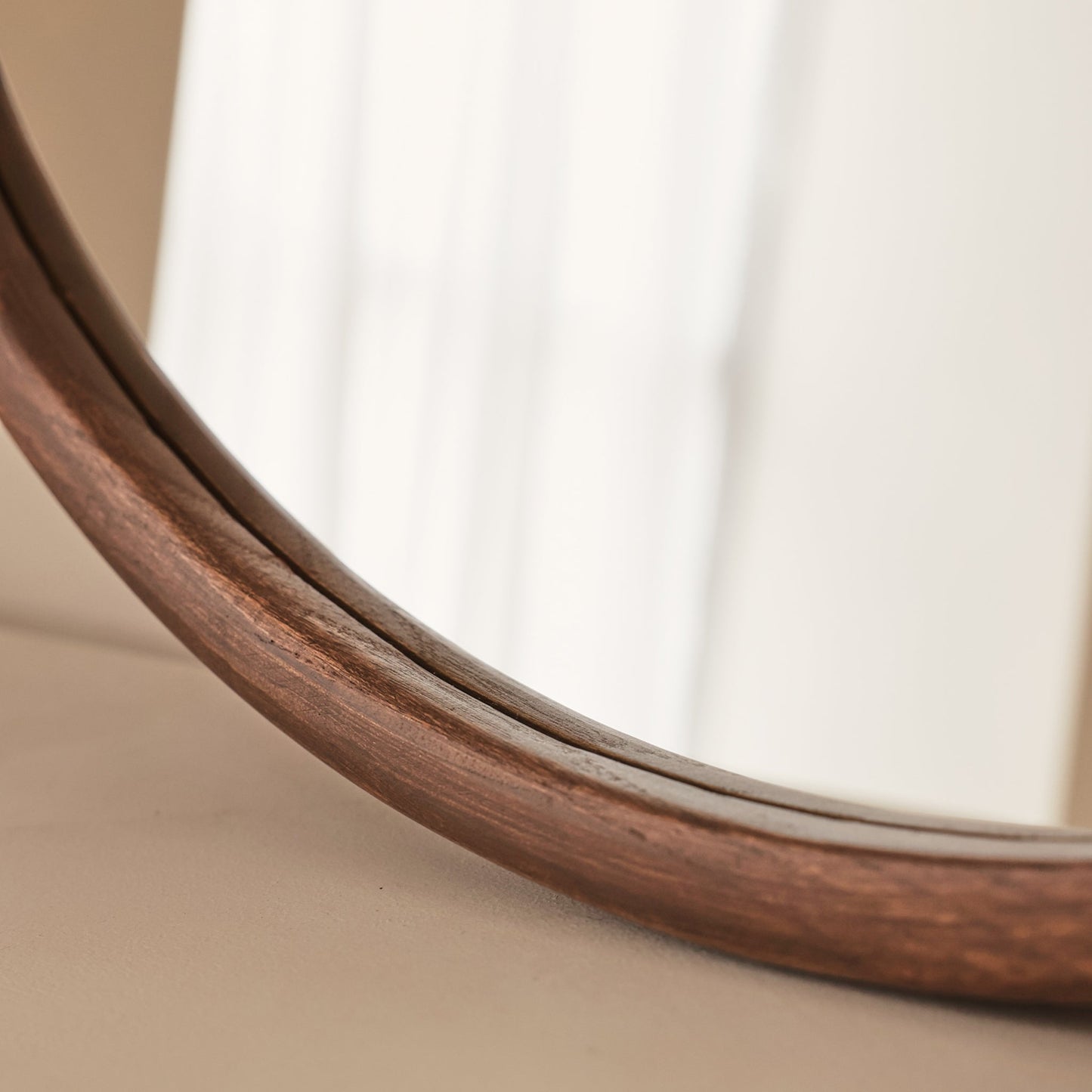 Arden - Miroir mural rond en bois foncé 70 cm x 70 cm