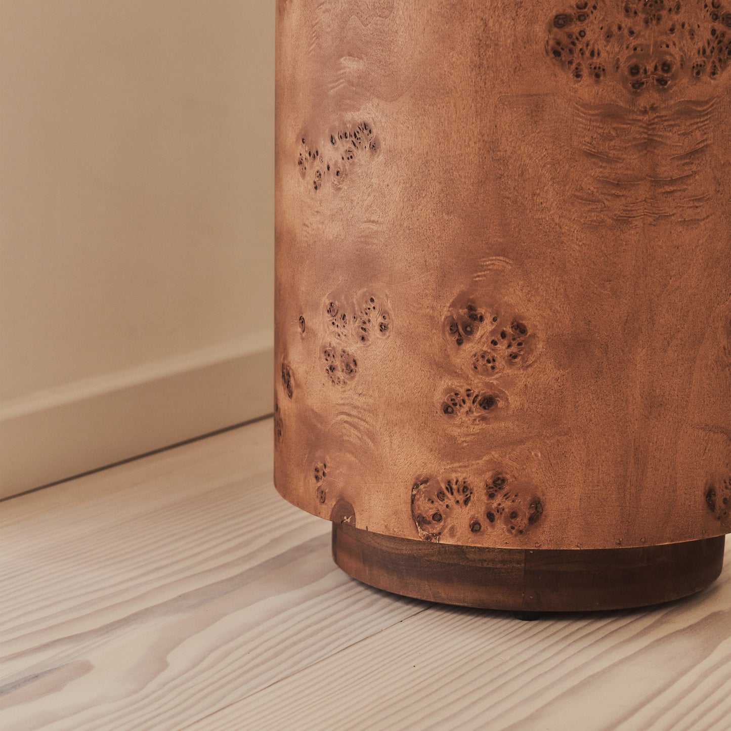 Arbour - Table d'Appoint Ronde Premium en Bois d'Érable Foncé Veiné