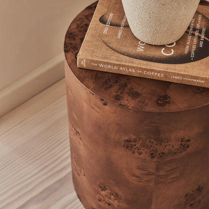 Arbour - Table d'Appoint Ronde Premium en Bois d'Érable Foncé Veiné