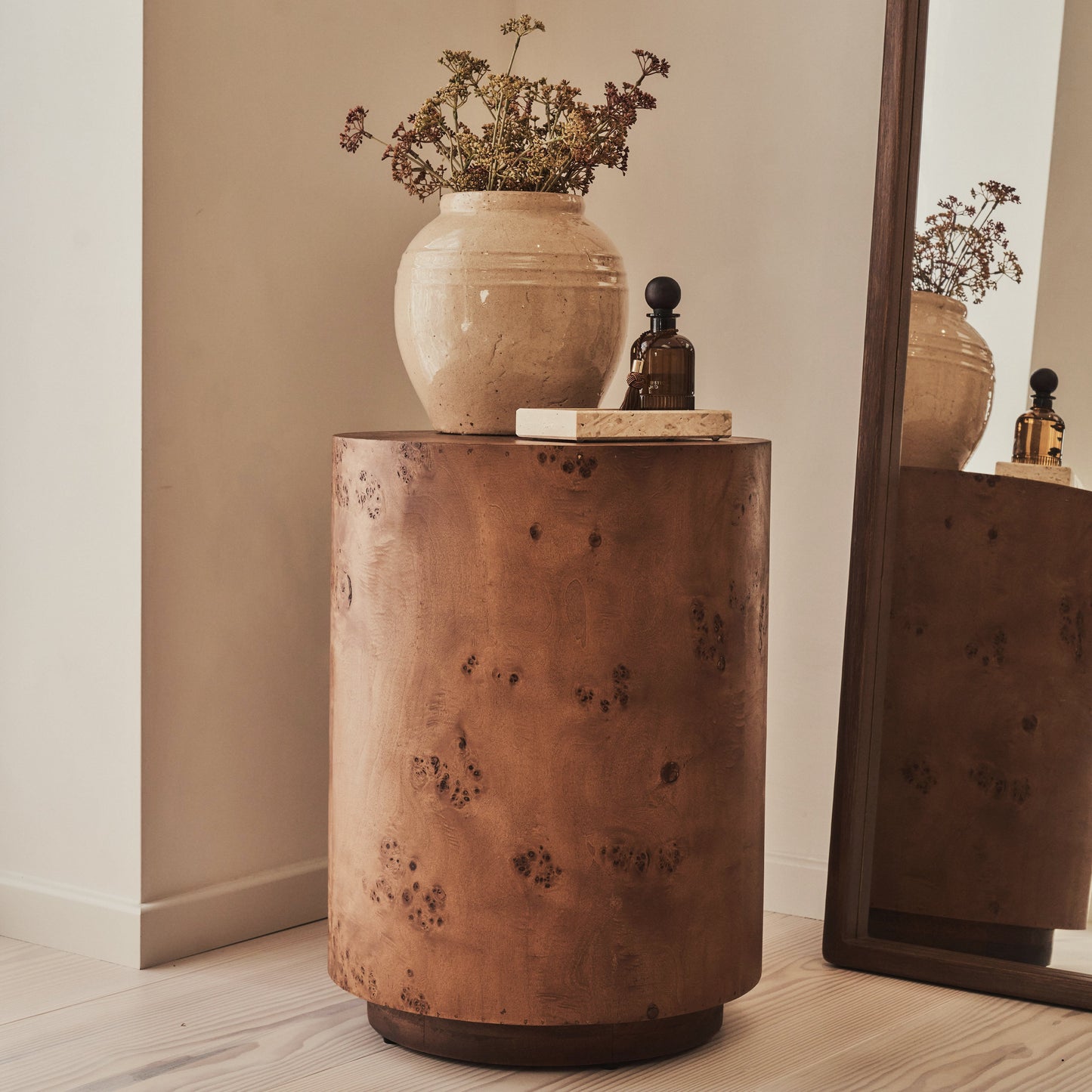Arbour - Grande Table d'Appoint Ronde Premium en Bois de Noyer Foncé