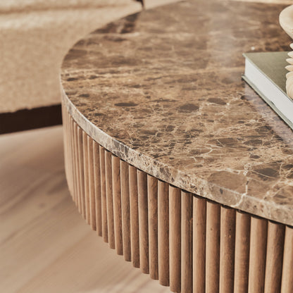 Sloane - Table basse ronde en marbre Dark Emperador et bois chaud premium