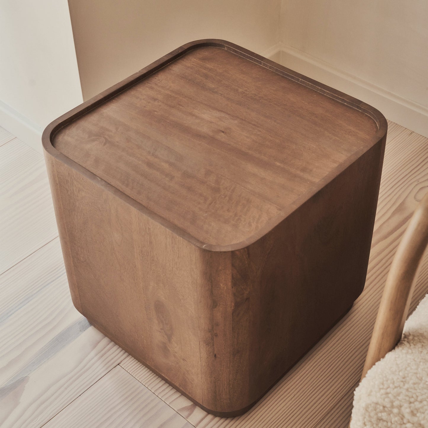 Fairmont - Table d'Appoint Carrée Premium en Bois Chaud