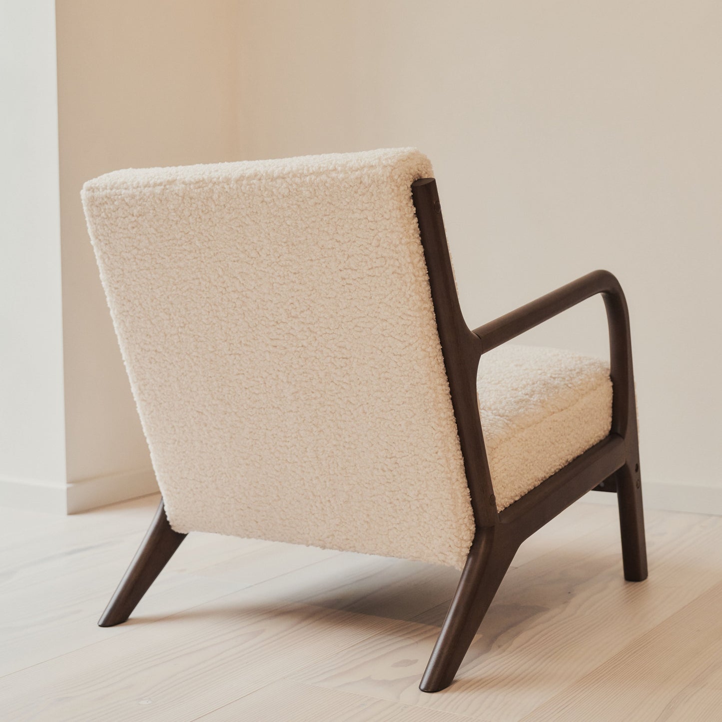 Hudson - Fauteuil d'Appoint en Bouclé Ivoire et Bois Foncé