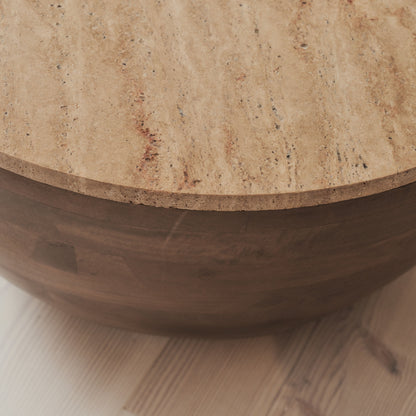 Lyra - Table basse ronde premium en travertin beige et bois chaud