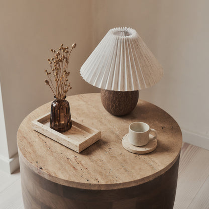 Lyra - Table d'Appoint Ronde en Travertin Beige et Bois Chaud Premium