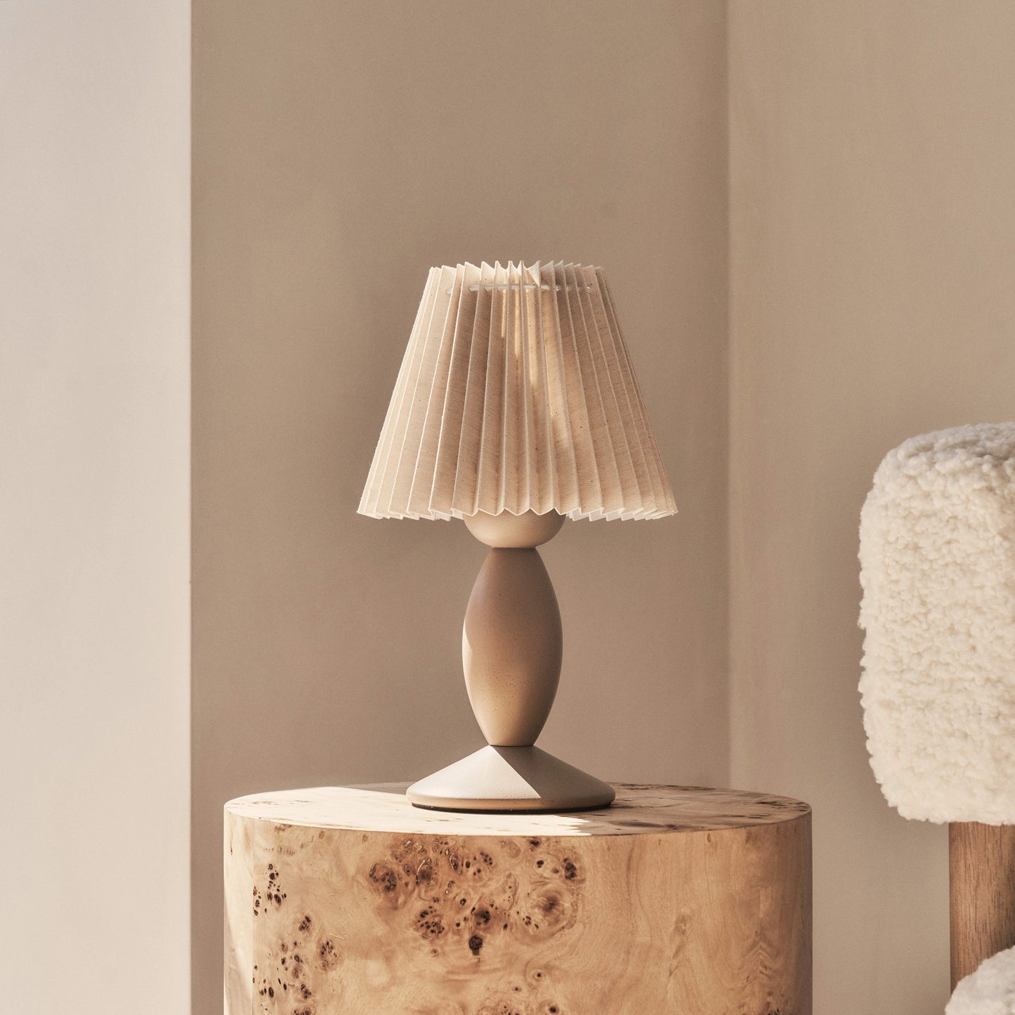 Elba - Lampe de table avec abat-jour plissé beige