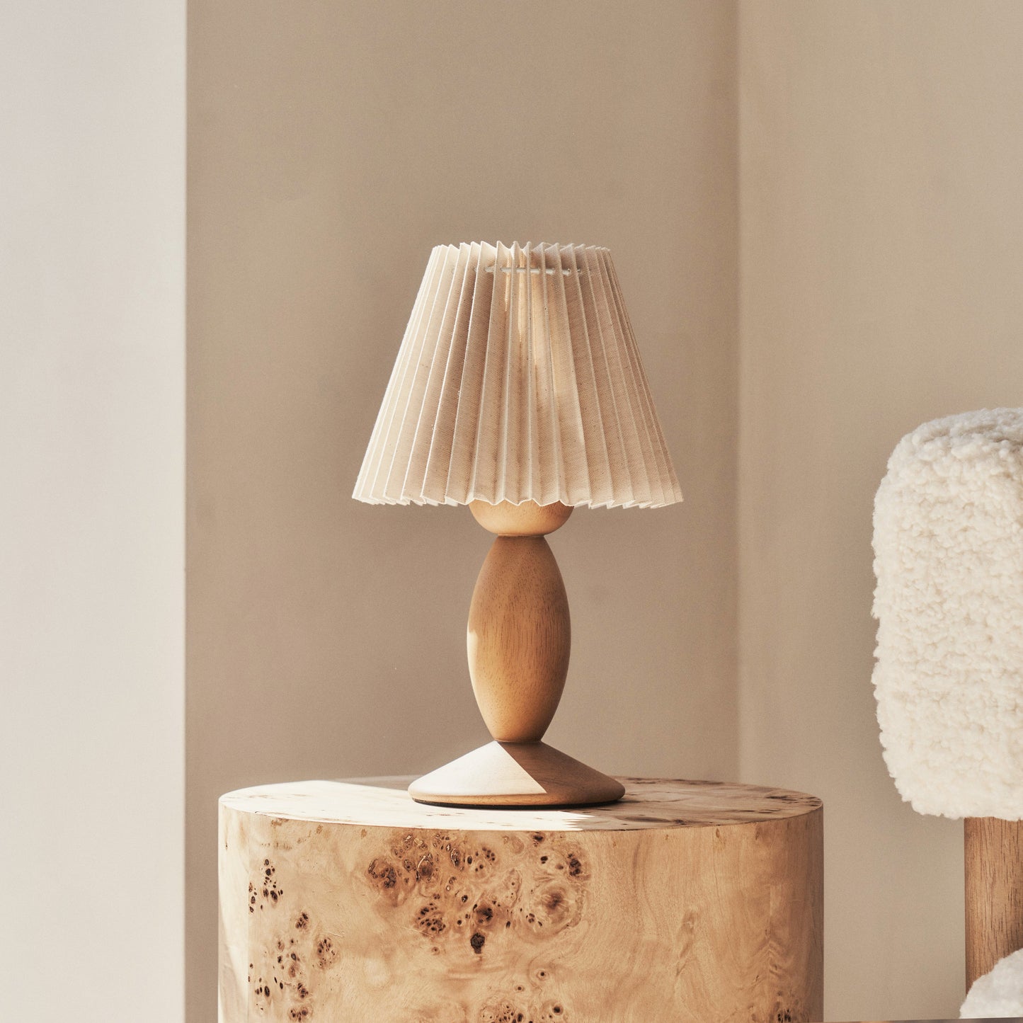 Elba - Lampe de Table avec Abat-Jour Plissé Bois Chaud