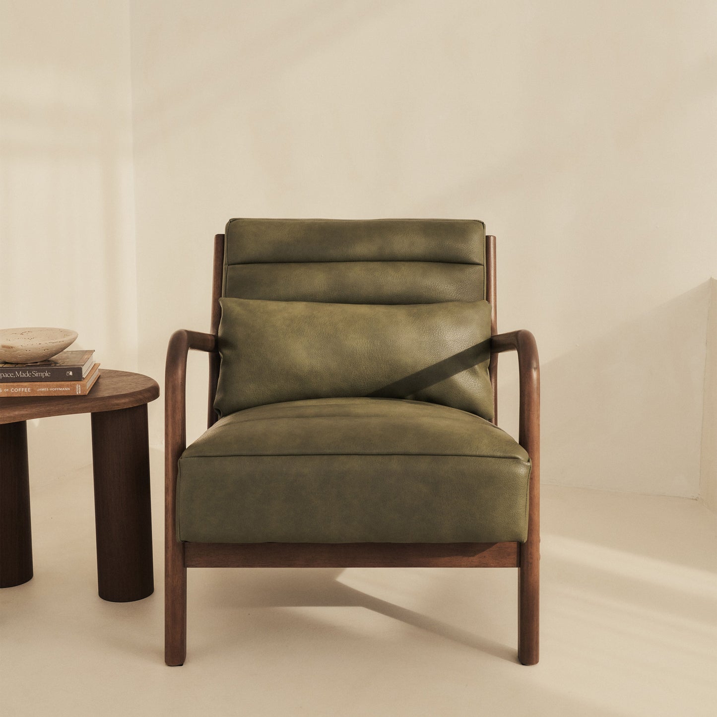 Hudson - Fauteuil avec Accents en Cuir Olive et Bois Foncé