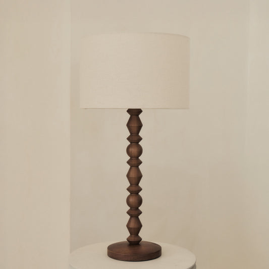 Ivy - Lampe de table à abat-jour tambour en bois foncé