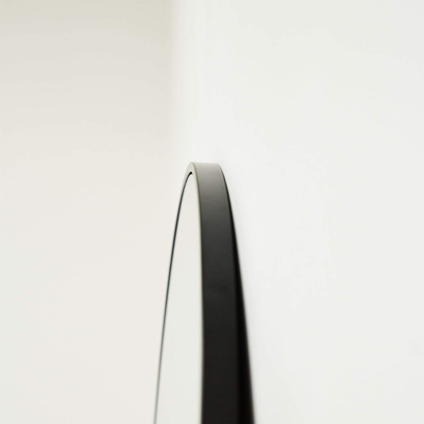Liberty - Miroir Métallique Arqué Noir Pleine Longueur 200cm x 120cm