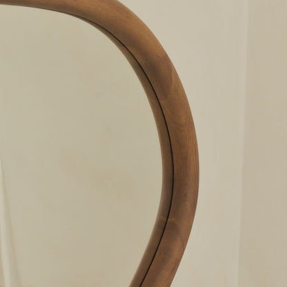 Aaliyah - Miroir mural irrégulier en bois chaud 150 cm x 75 cm