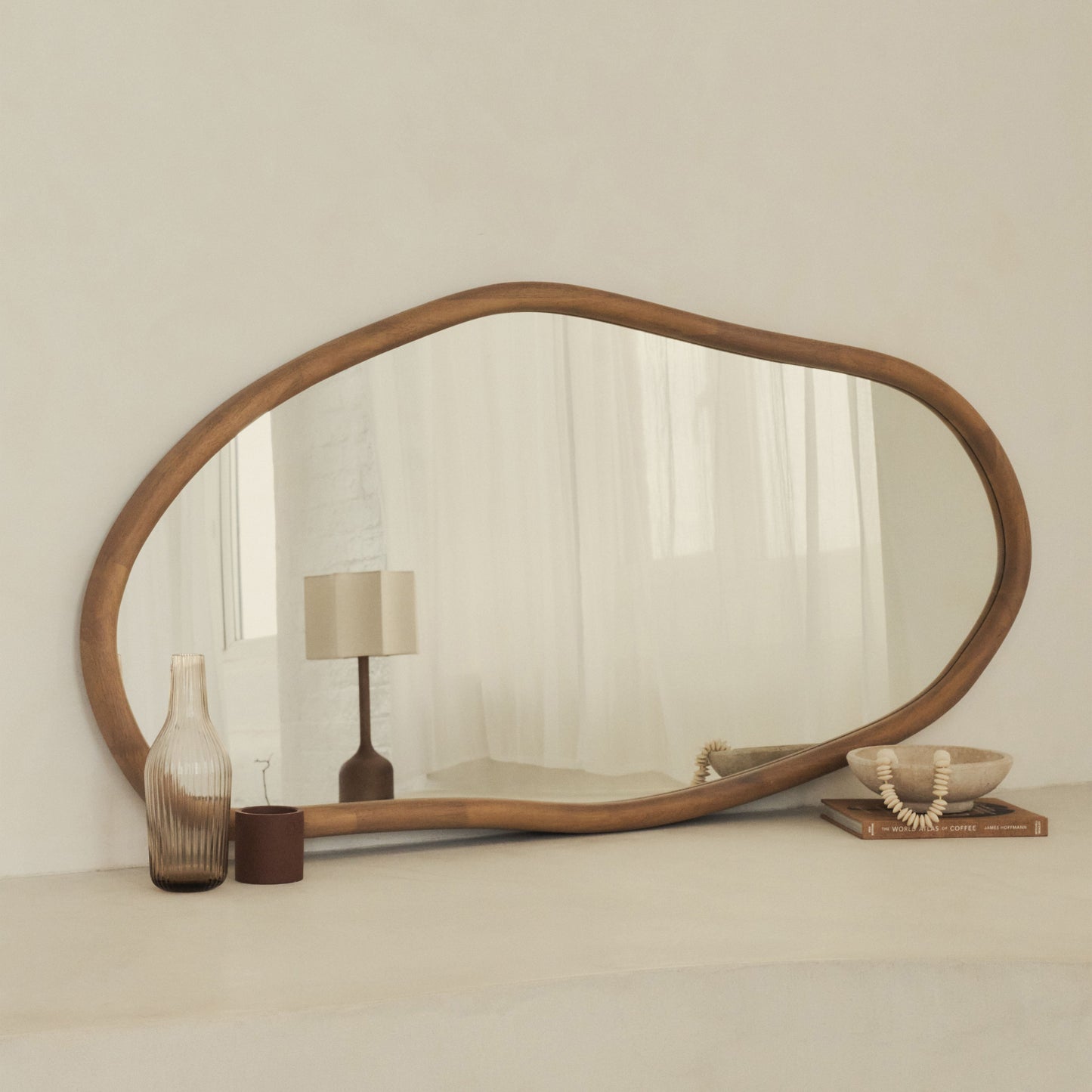 Aaliyah - Miroir mural irrégulier en bois chaud 150 cm x 75 cm