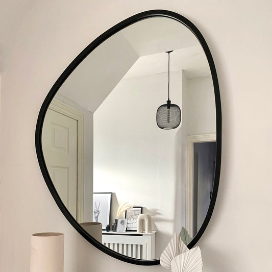 Pebble - Grand miroir mural métallique noir irrégulier 110 cm x 90 cm