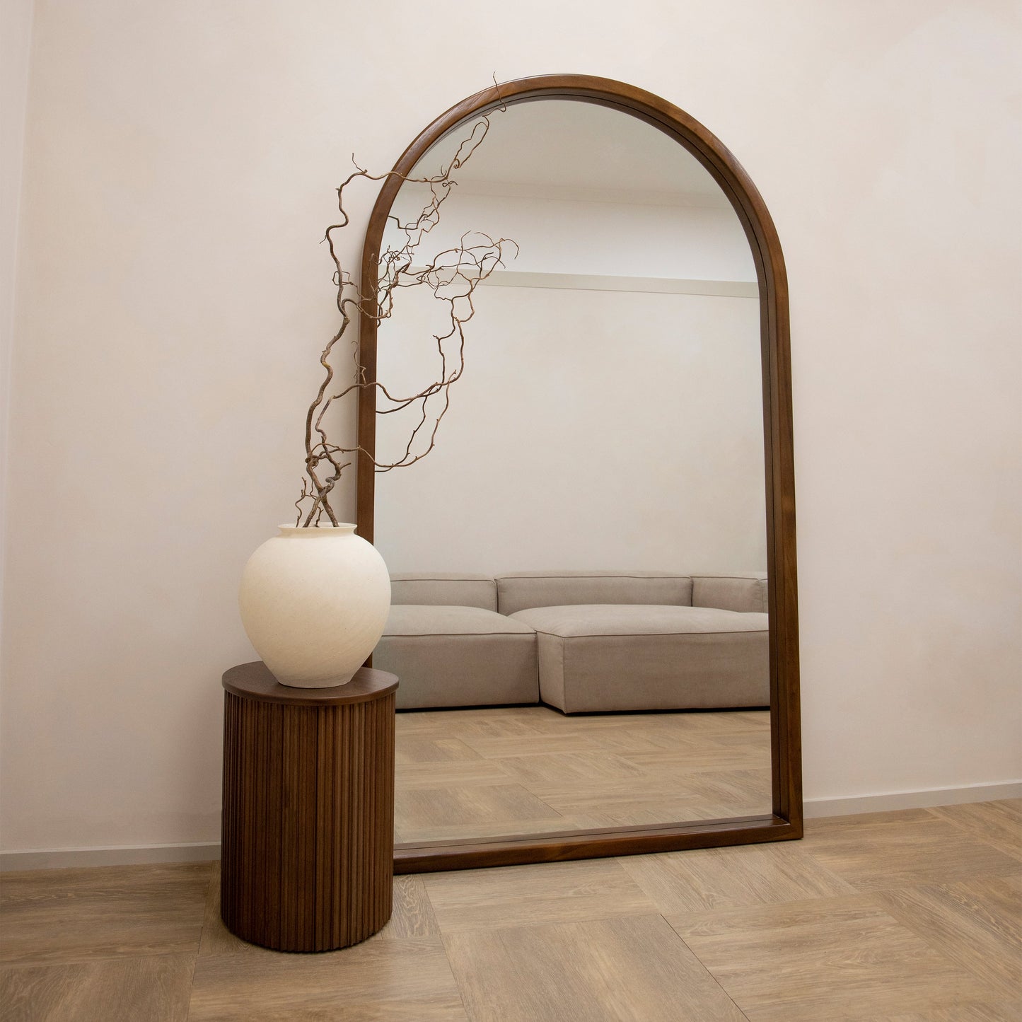 Tamara - Miroir en noyer arqué extra large pleine longueur 190cm x 110cm