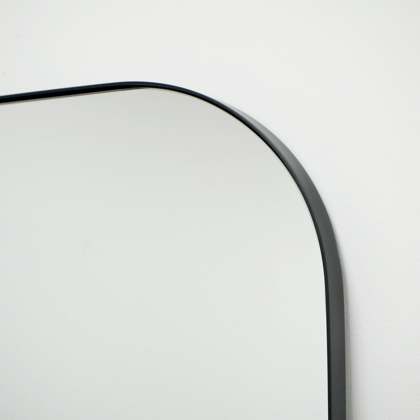 Theo - Miroir Extra Large Noir en Métal Courbé Pleine Longueur 200cm x 120cm
