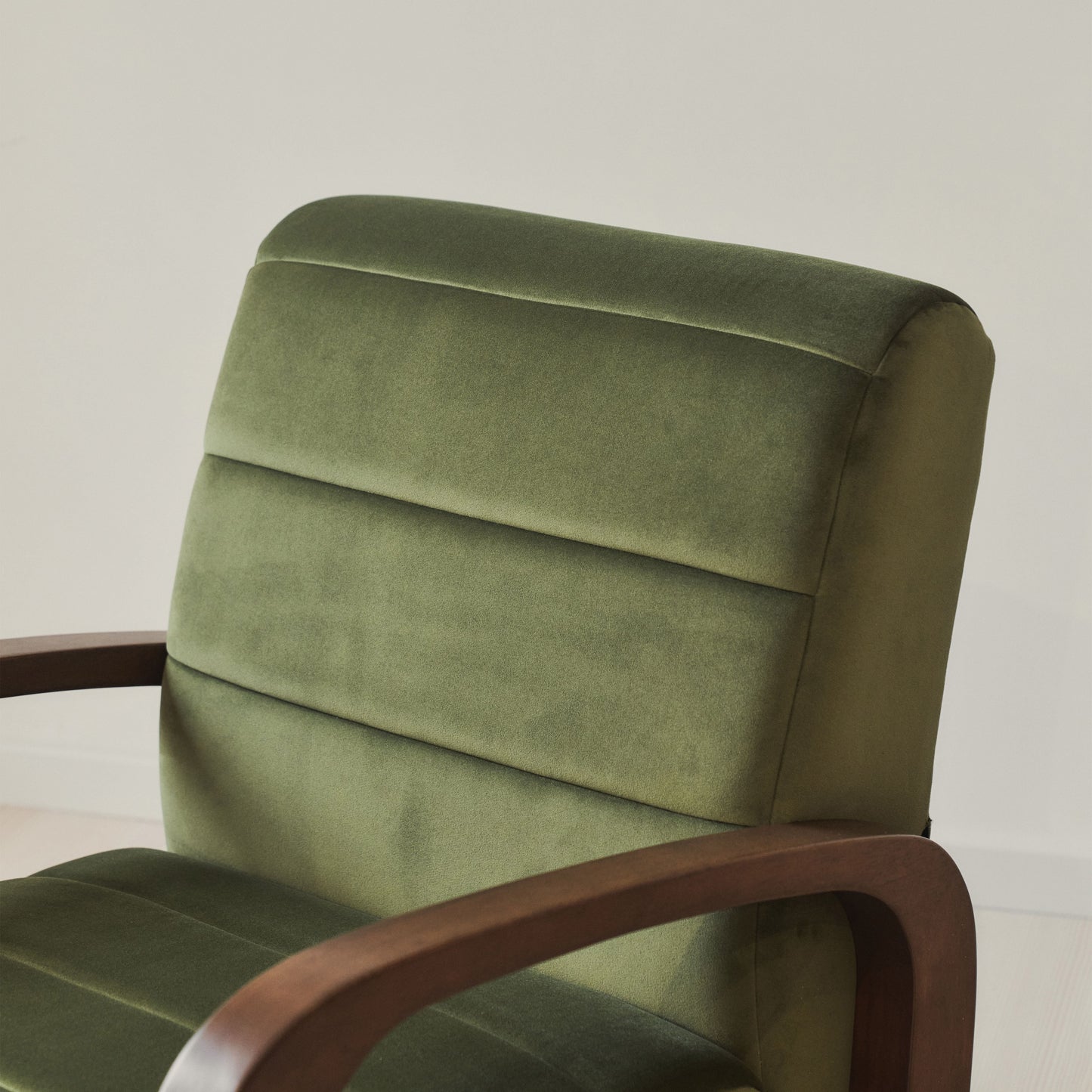 Dalton - Fauteuil d'Appoint en Velours Olive et Bois Foncé