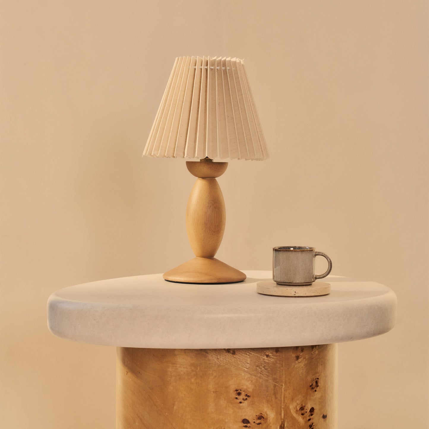 Aegean - Table d'Appoint Irrégulière en Bois Naturel Burl et Béton