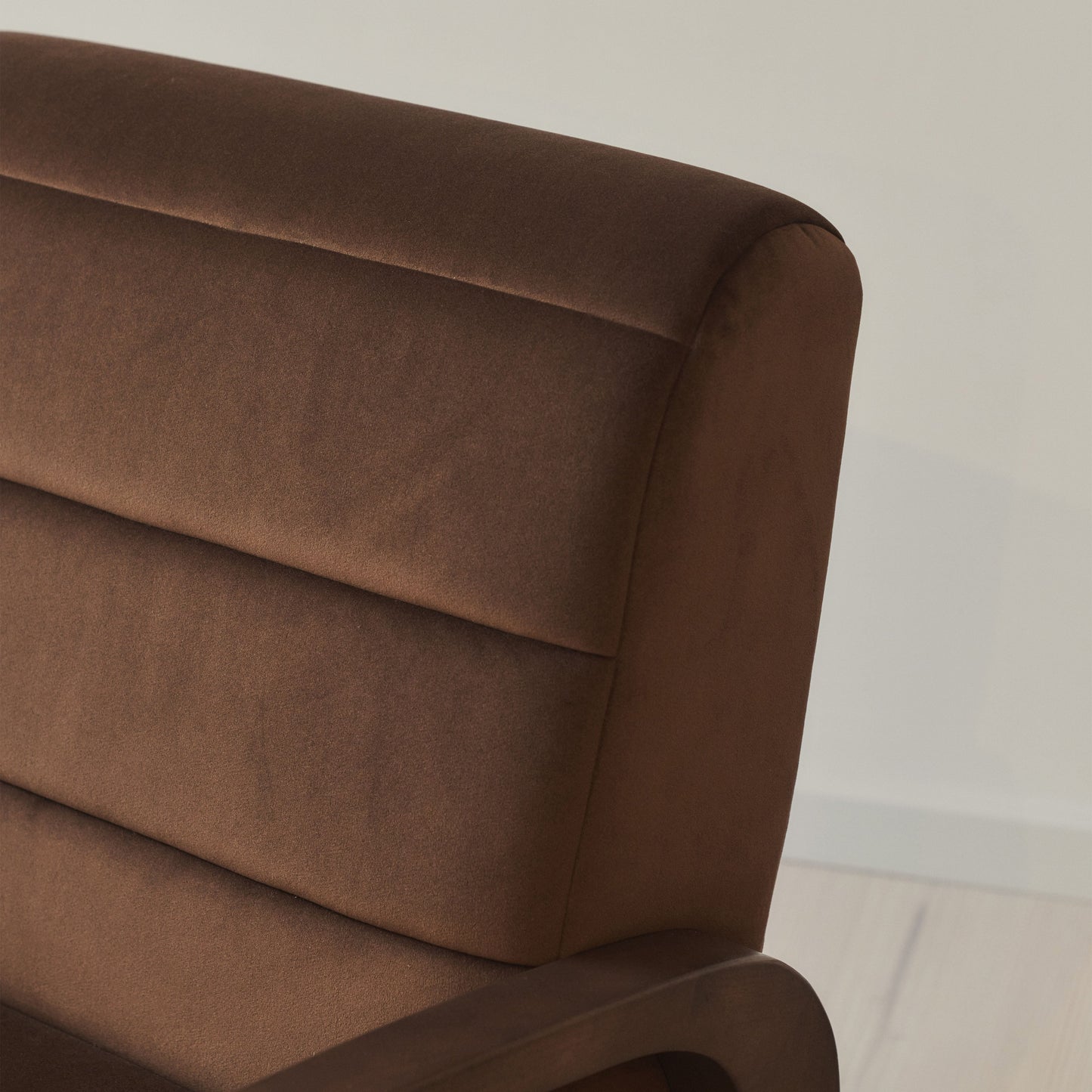 Dalton - Fauteuil d'Appoint en Velours Marron et Bois Foncé