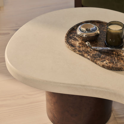 Aegean - Table basse irrégulière en bois burl foncé et béton à 2 pieds