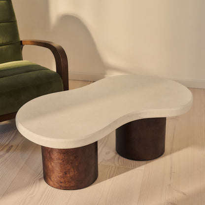 Aegean - Table basse irrégulière en bois burl foncé et béton à 2 pieds