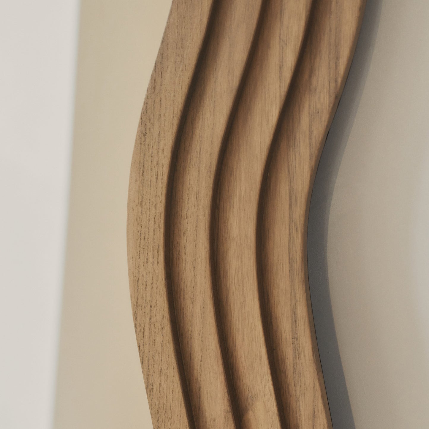Luciana - Miroir Extra Large à Vagues Pleine Longueur Bois Chaud 180cm x 105cm