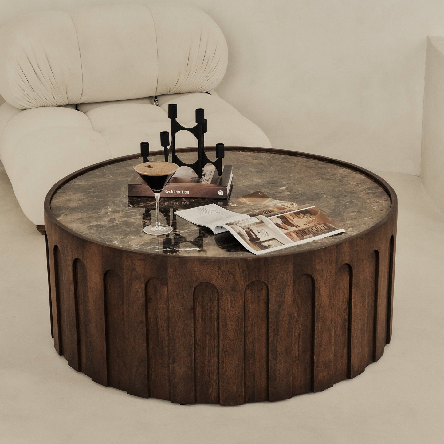 Valor - Table basse ronde premium en bois foncé et marbre Dark Emperador