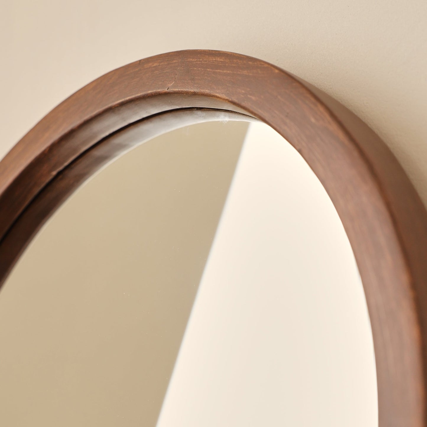 Arden - Miroir mural rond en bois foncé 40cm x 40cm