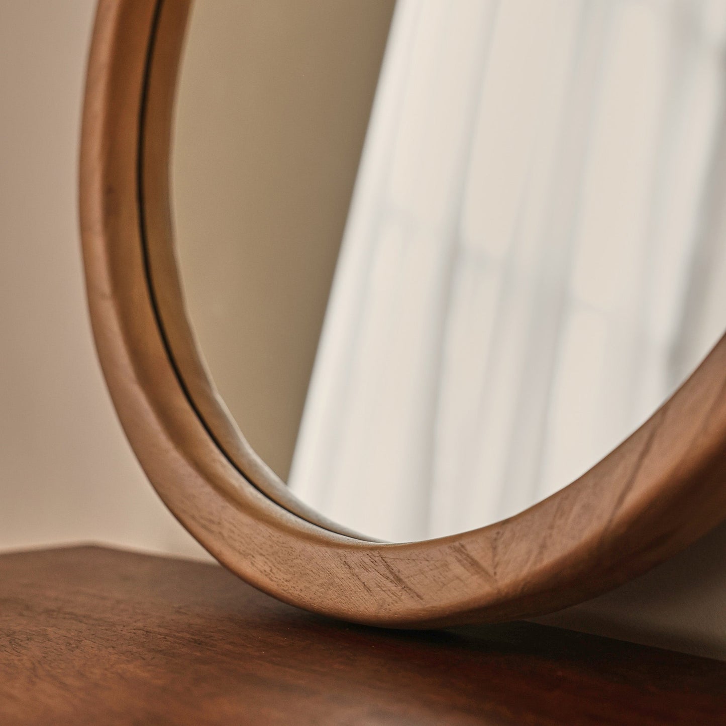 Arden - Miroir Mural Rond en Bois Chaud 40cm x 40cm