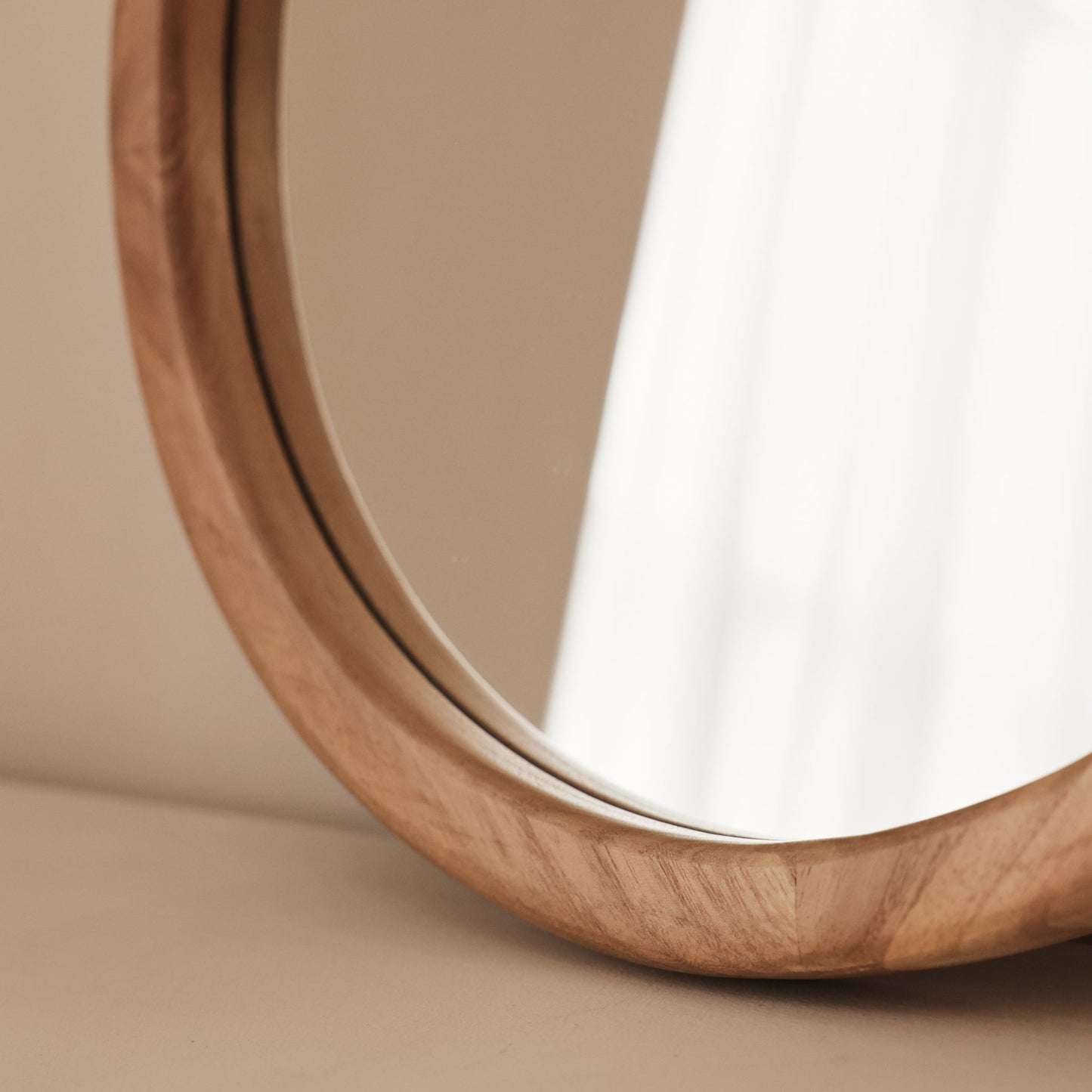Arden - Miroir mural rond en bois clair 40cm x 40cm