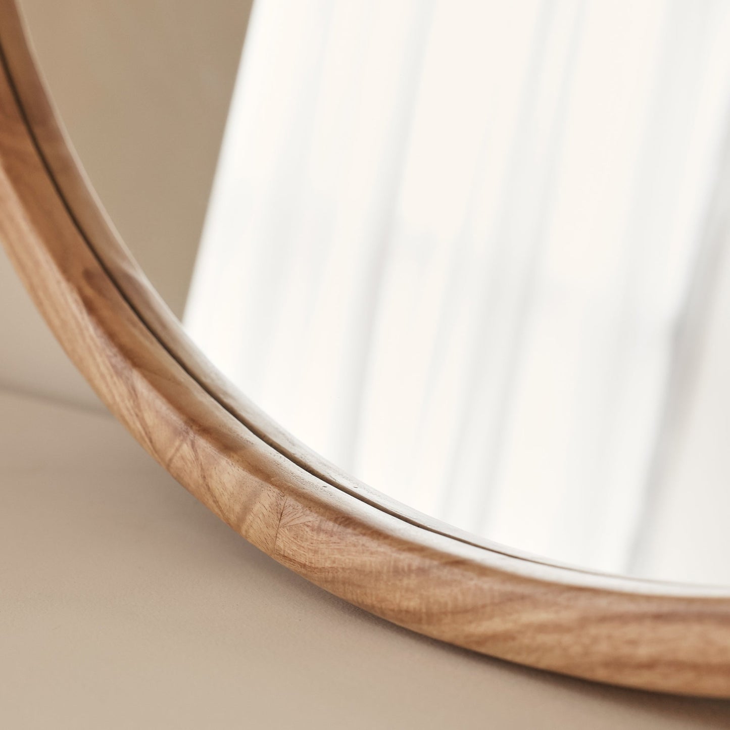 Arden - Grand miroir mural rond en bois clair 90cm x 90cm